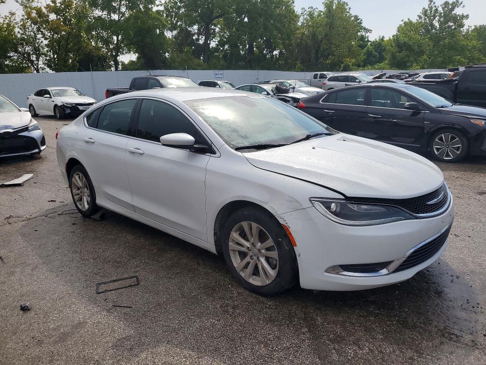 2015 Chrysler 200 VIN 1C3CCCAB2FN712466 COPART salvage auction — MINOR DENT/SCRATCHES, Mo - Certificate Of Title, sold $575 on 2026-08-20 (photo 4)