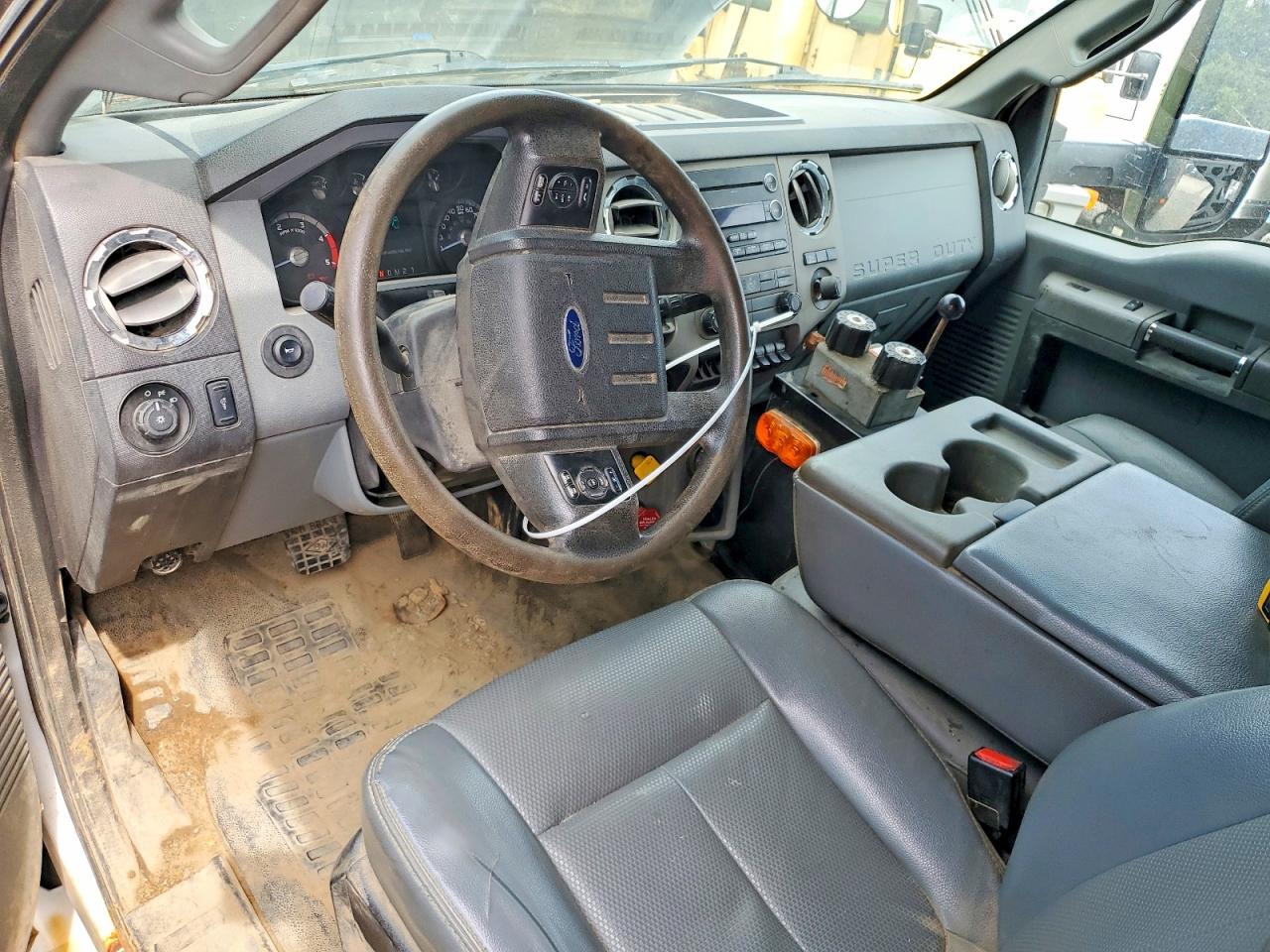 2017 Ford VIN 1FDWF7DX9HDB02650 COPART salvage auction — Minor Dent/Scratches, PA - CERT OF TITLE, sold $25,250 on 2026-09-08 (photo 8)