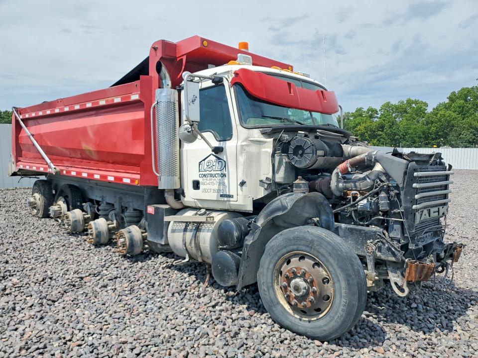 2004 Mack Cv713 VIN 1M2AG12C14M011628 COPART salvage auction — ALL OVER, MO - SALVAGE CERTIFICATE OF TITLE, sold $8,600 on 2026-09-10 (photo 4)