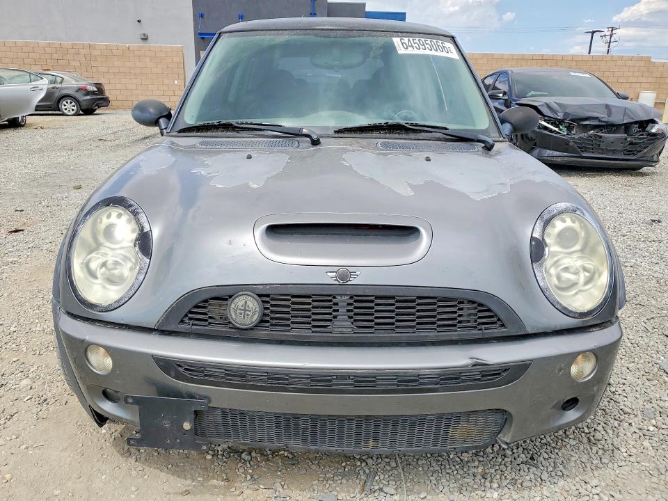 2005 Mini Cooper VIN WMWRE335X5TL12461 COPART salvage auction — MECHANICAL, CA - DIS/DLR/EXP ONLY CLEAN TITLE, sold $175 on 2026-08-19 (photo 5)