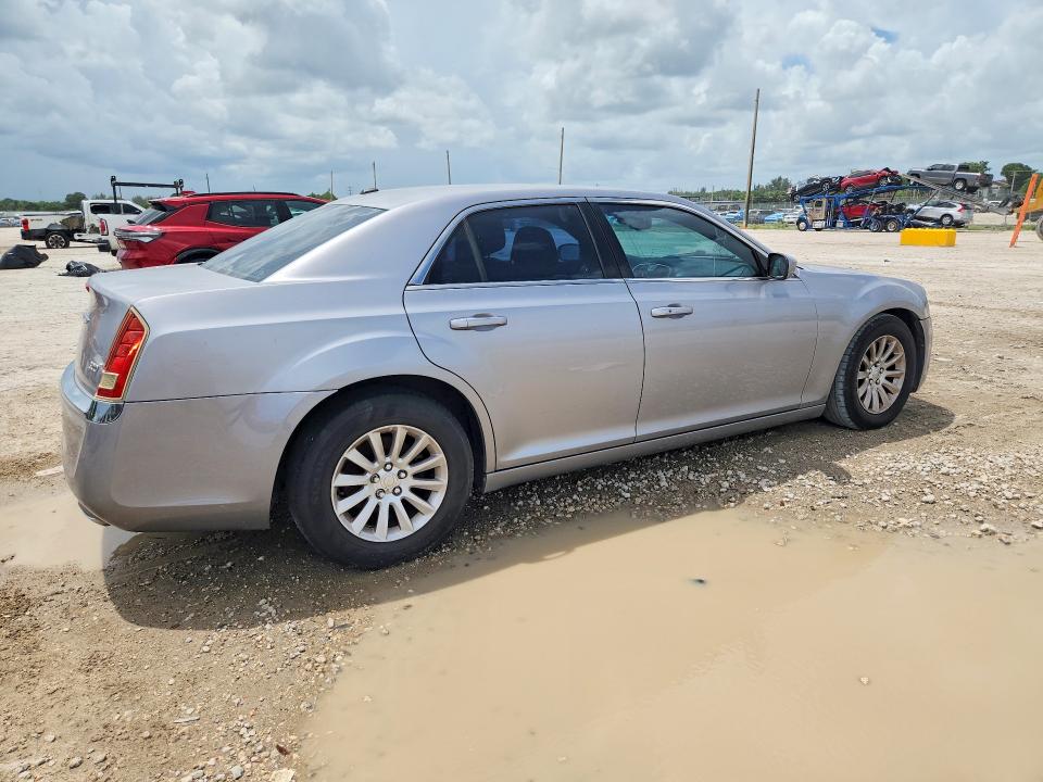 2014 Chrysler 300 VIN 2C3CCAAG6EH141670 COPART salvage auction — SIDE, Fl - Cert Of Title Slvg Rebuildable, sold $1,000 on 2026-08-27 (photo 3)
