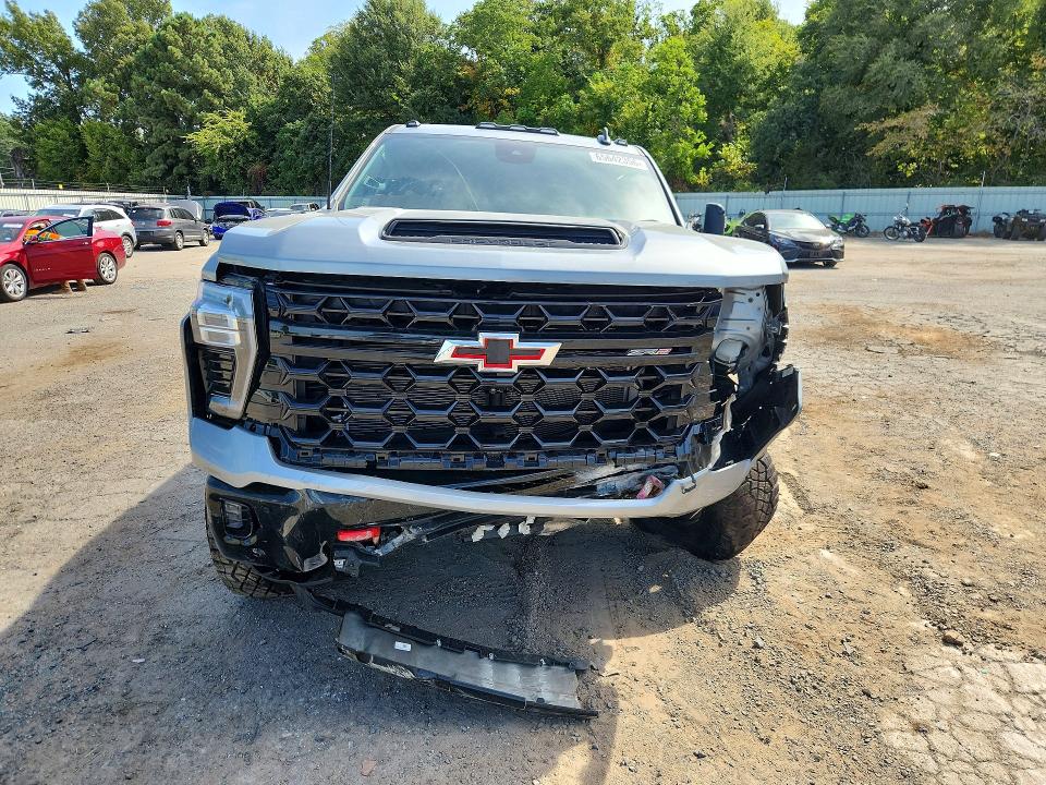2026 Chevrolet Silverado VIN 2GC4KYE7XT1195470 COPART salvage auction — ALL OVER, La - Cert Of Title-Salvage, sold $13,900 on 2026-09-10 (photo 5)