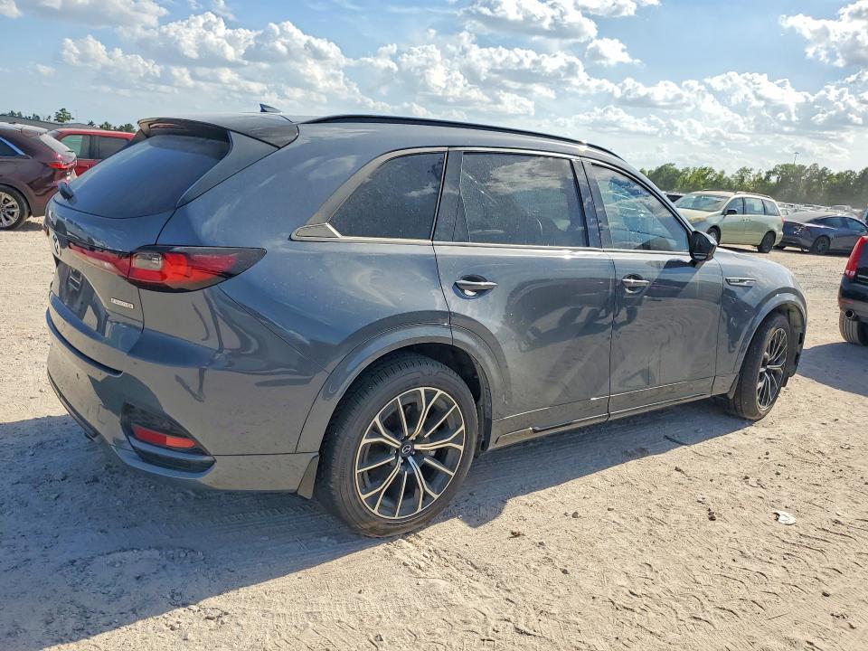 2025 Mazda Cx-70 VIN JM3KJDHC8S1108818 COPART salvage auction — WATER/FLOOD, Tx - Salvage Title-Flood Damage, sold $14,400 on 2026-09-04 (photo 3)
