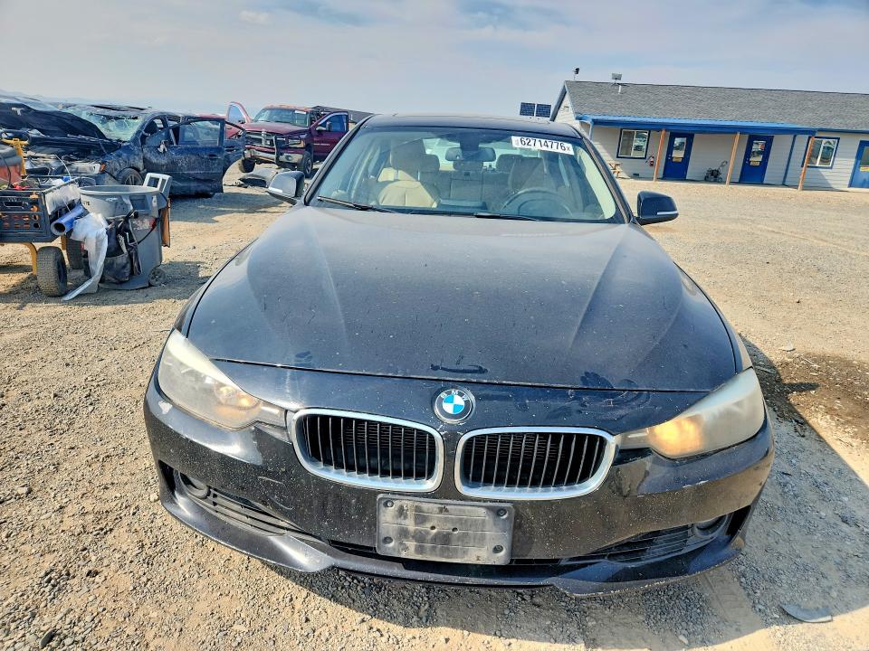 2013 BMW 3er VIN WBA3B5C50DF590776 COPART salvage auction — NORMAL WEAR, Mt - Certificate Of Title, sold $3,150 on 2026-08-11 (photo 5)