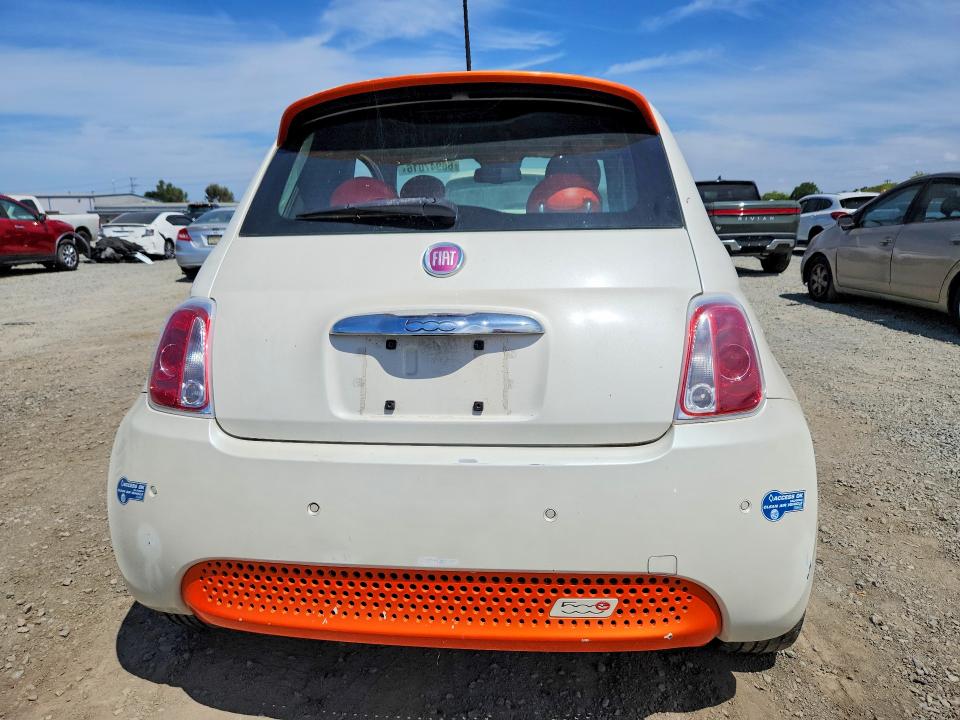 2014 Fiat 500 VIN 3C3CFFGE3ET172733 COPART salvage auction — MECHANICAL, Ca - Dis/Dlr/Exp Only Clean Title, sold $625 on 2026-09-11 (photo 6)
