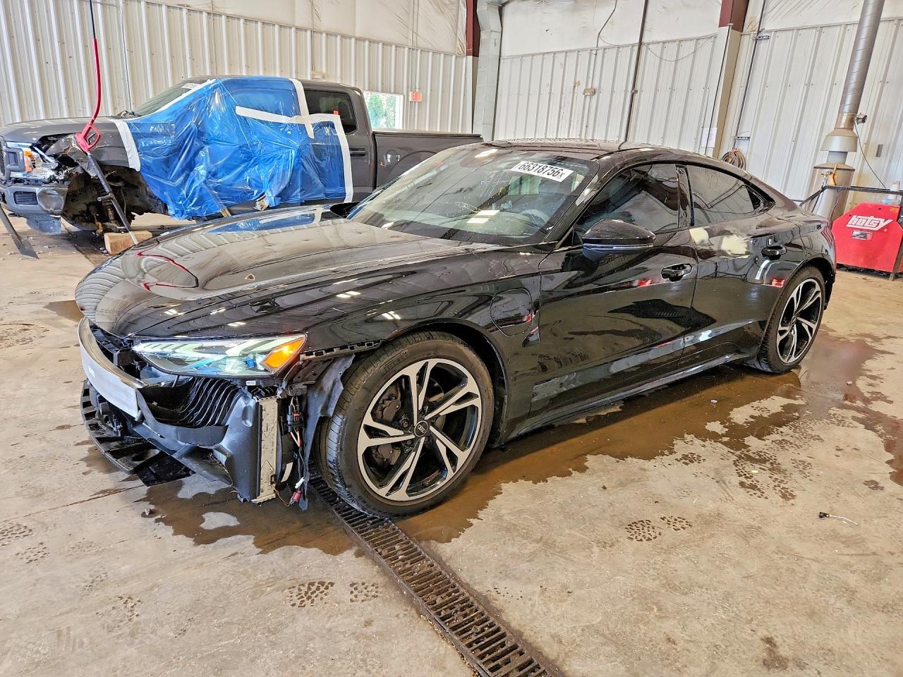 2022 Audi e-tron GT VIN WAUCJBFW2N7007450 — COPART salvage auction photo