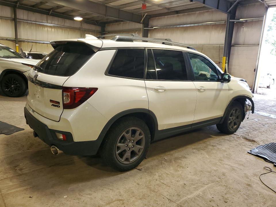 2024 Honda Passport VIN 5FNYF8H63RB018922 COPART salvage auction — FRONT END, Pa - Certificate Of Salvage, sold $5,100 on 2026-09-09 (photo 3)
