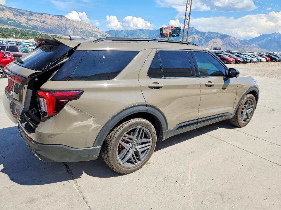 2026 Ford Explorer VIN 1FMWK8GC2TGA47332 COPART salvage auction — STRIPPED, Ut - Salvage Certificate, sold $25,000 on 2026-09-14 (photo 3)