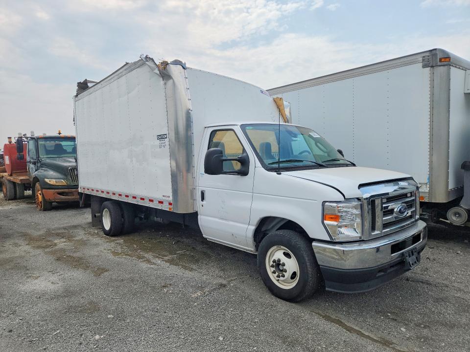 2024 Ford Econoline VIN 1FDWE3FN1RDD04682 COPART salvage auction — ROOF, Mo - Certificate Of Title (P), sold $10,200 on 2026-08-24 (photo 4)