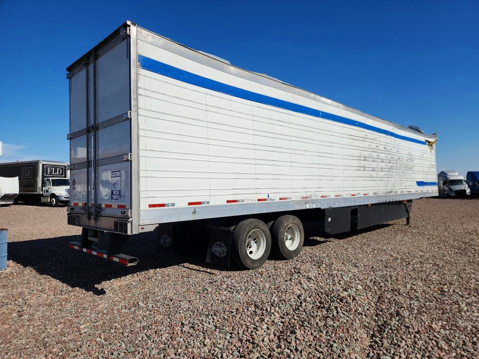2024 Utility Vs2ra VIN 1UYVS2535R2142703 COPART salvage auction — ROOF, NE - CERT OF TITLE-SALVAGE, sold $19,200 on 2026-08-27 (photo 3)