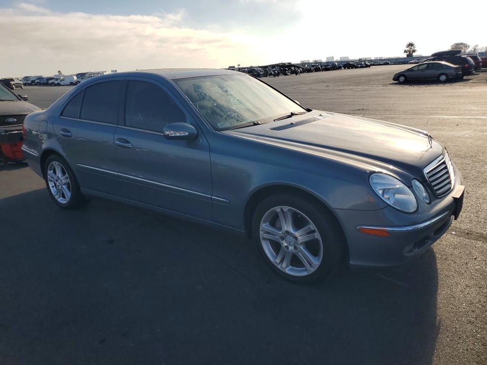 2006 Mercedes-benz E-class VIN WDBUF56J06A863928 COPART salvage auction — MINOR DENT/SCRATCHES, CA - DIS/DLR/EXP ONLY CLEAN TITLE, sold $300 on 2026-08-10 (photo 4)