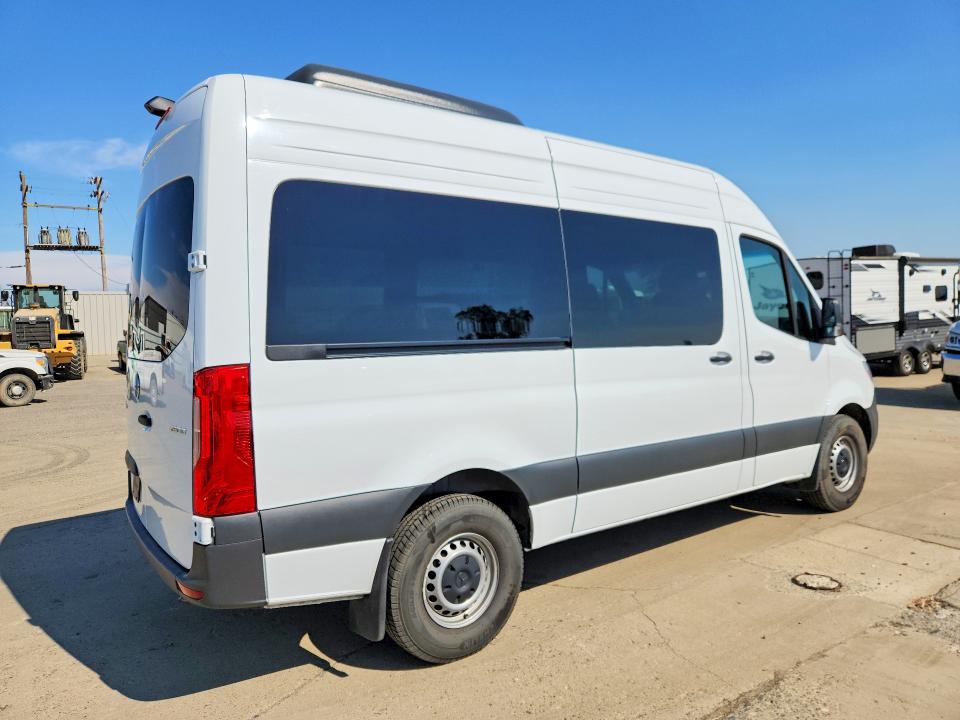 2025 Mercedes-benz Sprinter VIN W1Z4KFHY8SP818568 COPART salvage auction — NORMAL WEAR, Ca - Dis/Dlr/Exp Only Clean Title, sold $17,500 on 2026-08-25 (photo 3)