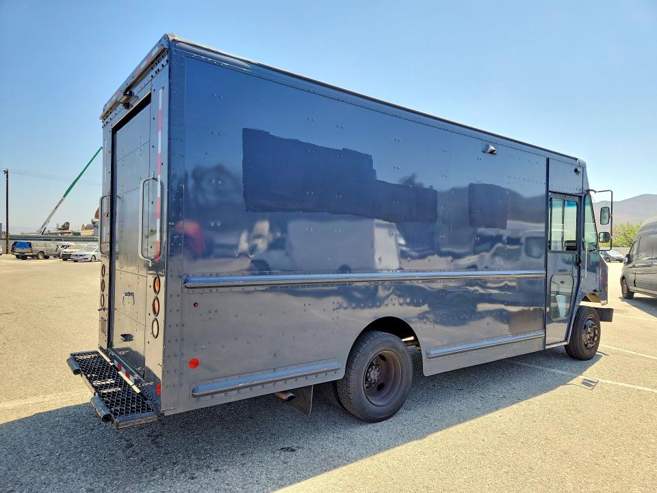 2020 Freightliner Mt45 VIN 4UZAC2EA6LCMK0112 COPART salvage auction — MINOR DENT/SCRATCHES, CA - CERTIFICATE OF TITLE, sold $23,900 on 2026-09-29 (photo 3)