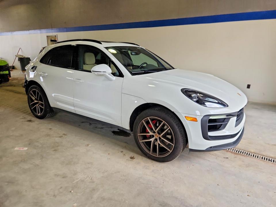 2023 Porsche Macan VIN WP1AG2A54PLB39755 COPART salvage auction — REAR END, Va - Cert Of Title - Salvage, sold $24,400 on 2026-08-28 (photo 4)