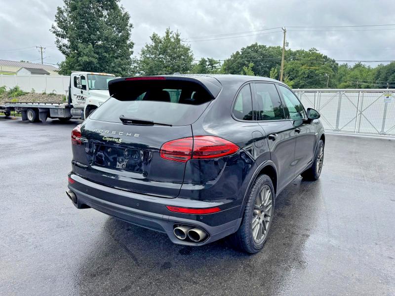2017 Porsche Cayenne VIN WP1AE2A24HLA72698 COPART salvage auction — MINOR DENT/SCRATCHES, Salvage Title, sold $10,700 on 2026-08-25 (photo 3)
