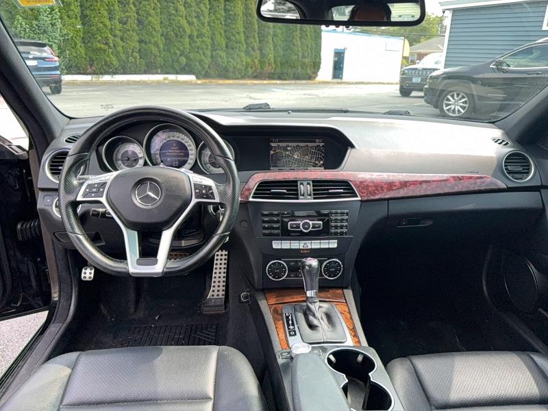 2013 Mercedes-benz C-klasse VIN WDDGF8AB9DR283579 COPART salvage auction — NORMAL WEAR, Ks - Dealer Only Clean Title (P), sold $375 on 2026-09-08 (photo 9)