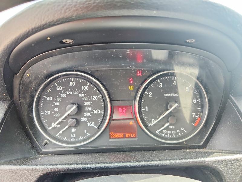 2015 BMW X1 VIN WBAVL1C56FVY36432 COPART salvage auction — MINOR DENT/SCRATCHES, Mt - Certificate Of Title, sold $475 on 2026-09-26 (photo 9)