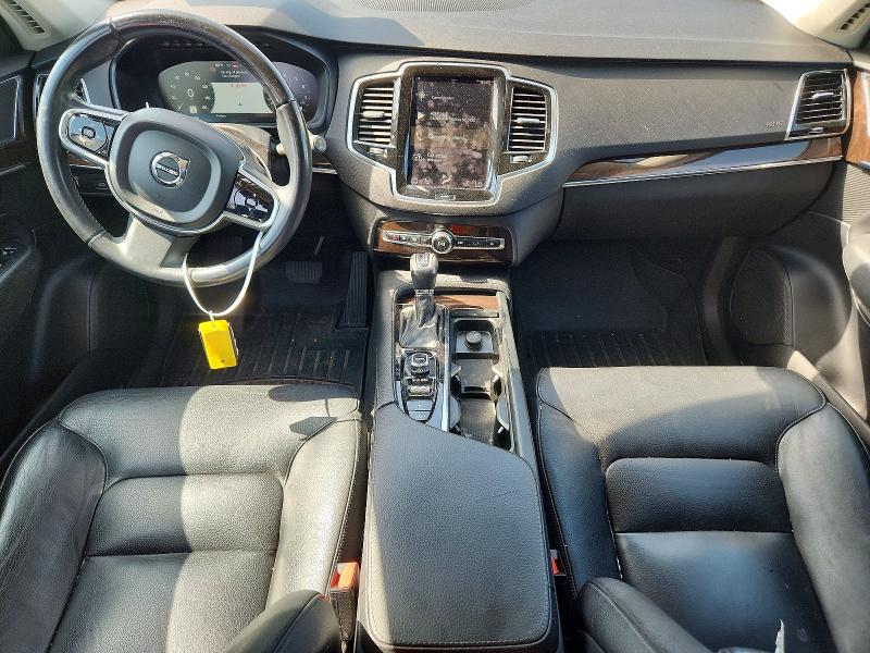 2017 Volvo Xc90 VIN YV4102KK2H1138480 COPART salvage auction — NORMAL WEAR, Salvage Title, sold $1,300 on 2026-08-17 (photo 8)