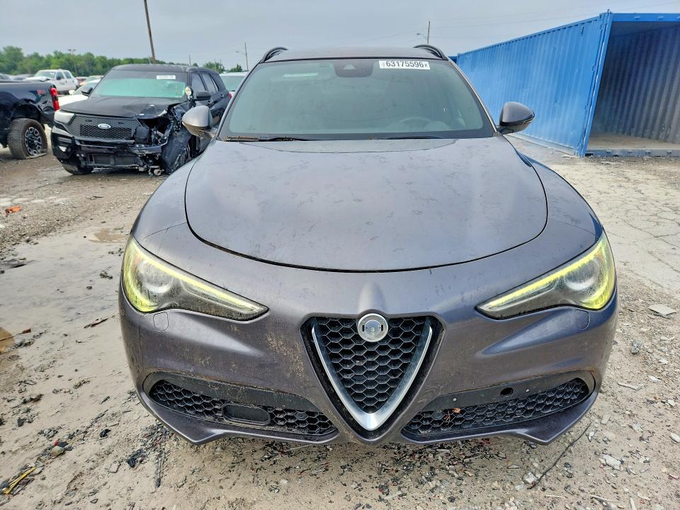 2018 Alfa romeo Stelvio VIN ZASFAKNN3J7B91646 COPART salvage auction — MINOR DENT/SCRATCHES, Wv - Certificate Of Title, sold $6,700 on 2026-09-01 (photo 5)