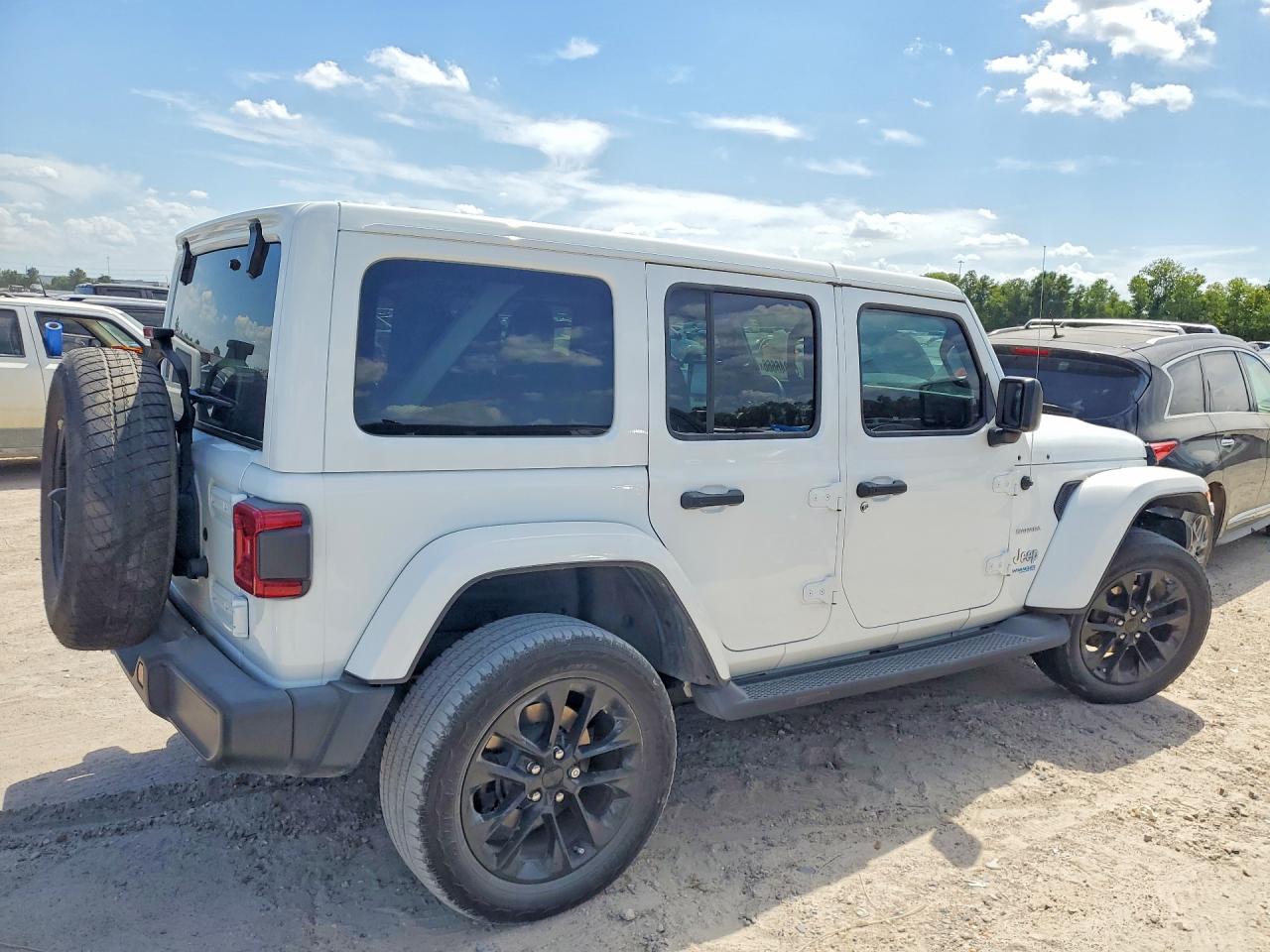 2022 Jeep Wrangler / VIN 1C4JJXP66NW108227 COPART salvage auction — Front End, TX - CERTIFICATE OF TITLE, sold $14,300 on 2026-09-17 (photo 3)