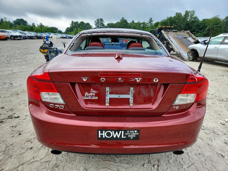 2011 Volvo C70 VIN YV1672MC5BJ110006 COPART salvage auction — ROOF, MA - CERT OF TITLE-RECONSTRCTD COLL, sold $4,050 on 2026-08-20 (photo 6)