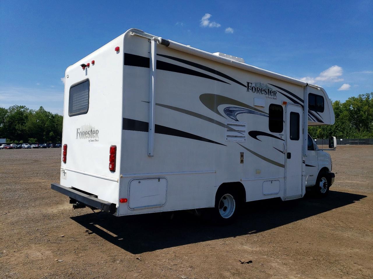 2014 Forest river Trailr VIN 1GB6G5CG8E1102647 COPART salvage auction — Mechanical, Sc - Salvage Title, sold $4,200 on 2026-09-15 (photo 4)