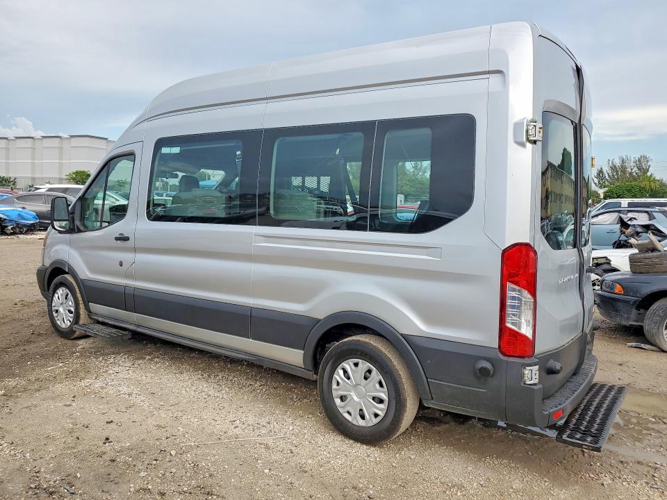 2016 Ford Transit VIN 1FDZX2XM4GKB28582 COPART salvage auction — MINOR DENT/SCRATCHES, Fl - Certificate Of Title, sold $12,300 on 2026-09-04 (photo 2)