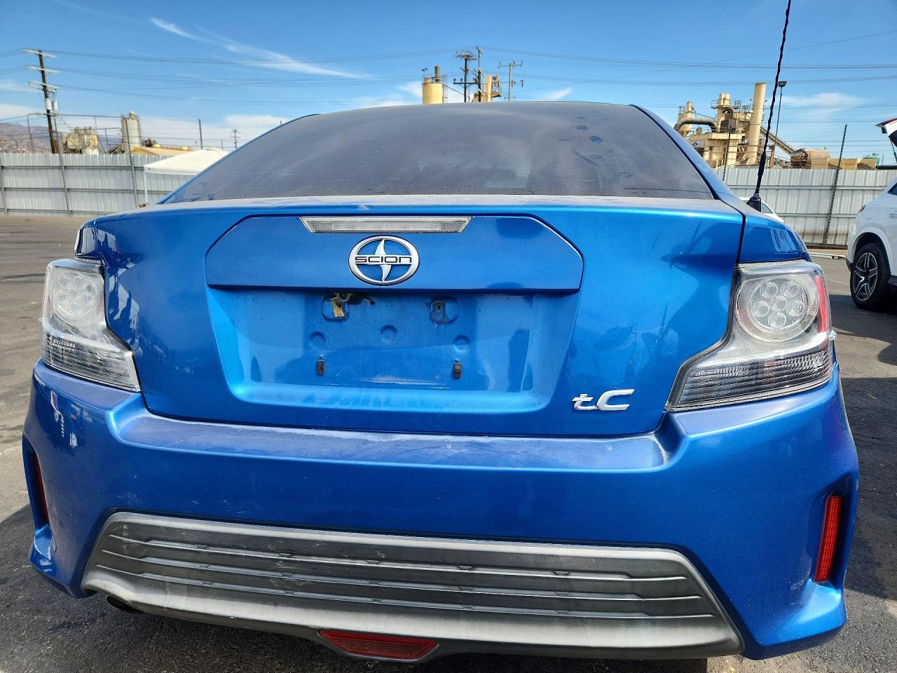 2014 Scion tC VIN JTKJF5C75E3076434 COPART salvage auction — Side, Sc - Salvage Title, sold $1,500 on 2026-09-16 (photo 6)