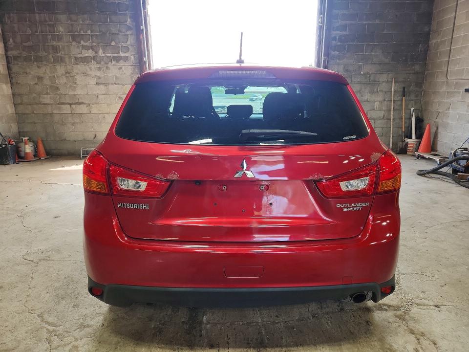 2015 Mitsubishi Outlander VIN 4A4AR4AU8FE013845 COPART salvage auction — NORMAL WEAR, Ny - Certificate Of Title, sold $1,150 on 2026-09-10 (photo 6)