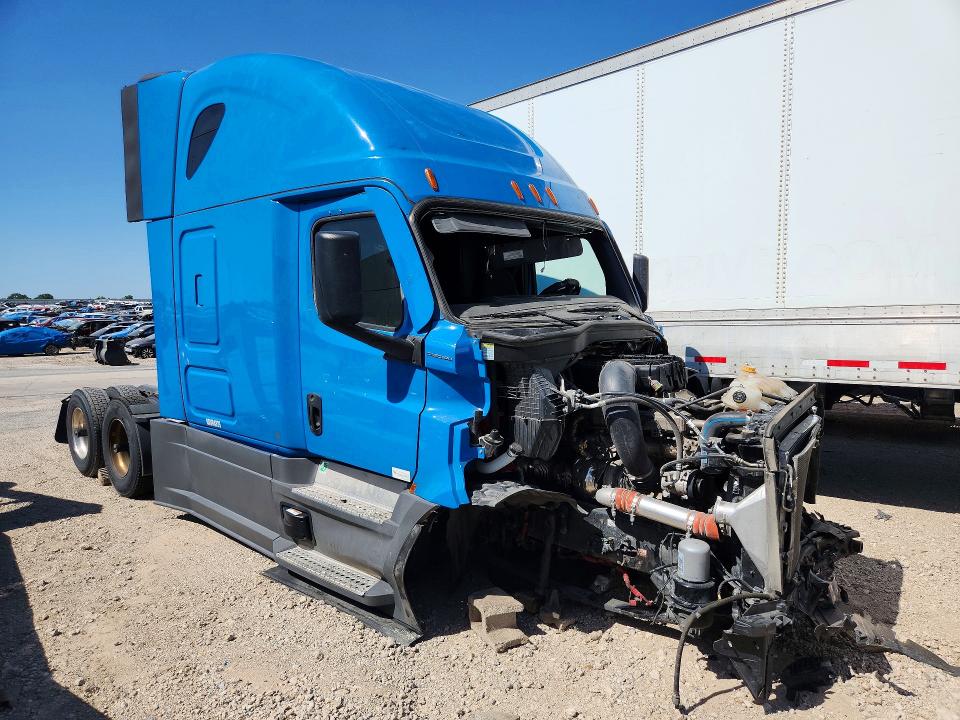 2025 Freightliner Cascadia 126 VIN 3AKJHHDR3SSVR4375 COPART salvage auction — FRONT END, NE - CERT OF TITLE-SALVAGE, sold $0 on 2026-09-23 (photo 4)