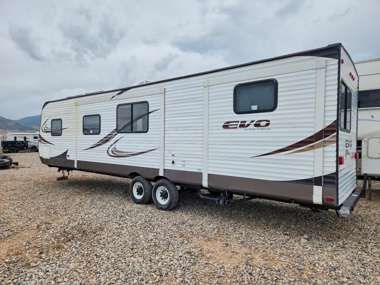 2014 Forest river Evo 2700 VIN 4X4TSJJ2XEC012069 COPART salvage auction — Vandalism, Ct - Clean Title, sold $1,350 on 2026-09-18 (photo 3)