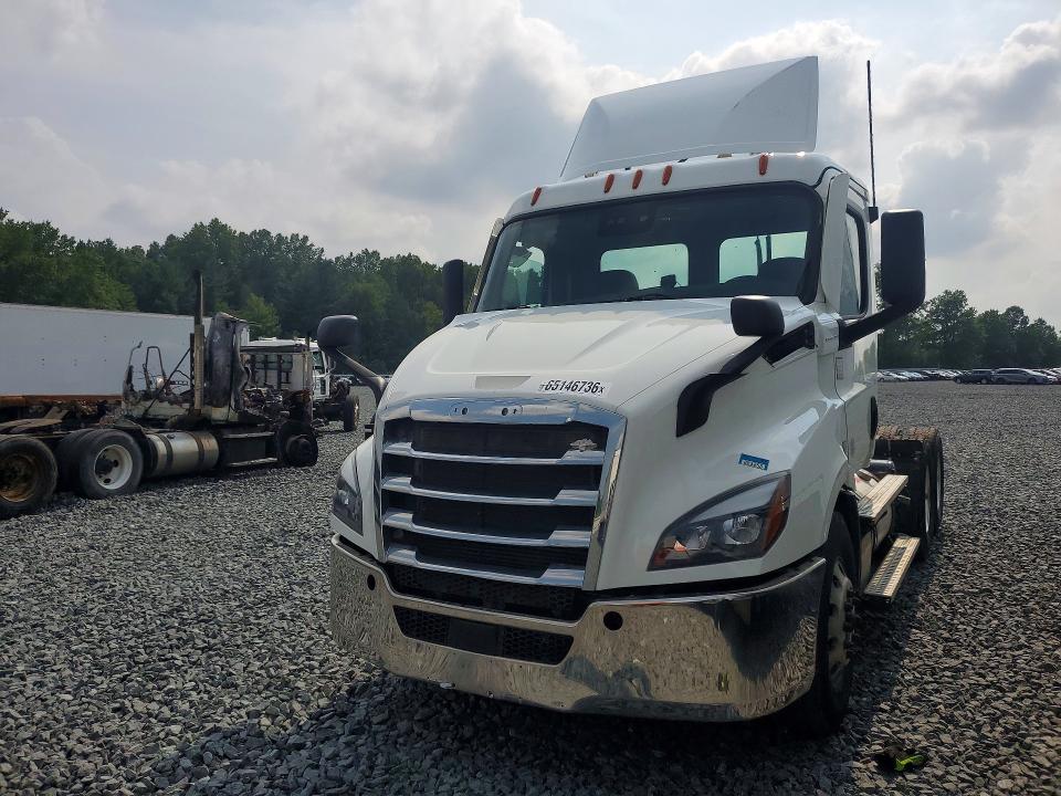 2022 Freightliner Cascadia VIN 3AKJHTDV5NSNP0213 — COPART salvage auction photo