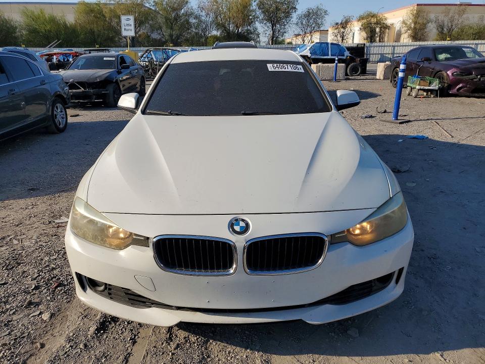 2012 BMW 3er VIN WBA3C1C50CF433124 COPART salvage auction — MINOR DENT/SCRATCHES, Va - Certificate Of Title, sold $1,050 on 2026-08-13 (photo 5)