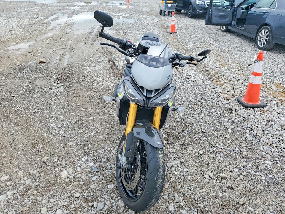 2022 Triumph motorcycle Speed triple VIN SMTP01ST6NTAG4089 COPART salvage auction — SIDE, OH - CERT OF TITLE-SALVAGE, sold $3,350 on 2026-09-17 (photo 2)