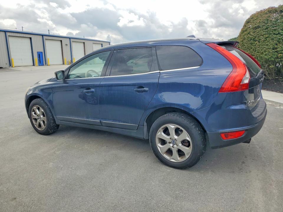 2013 Volvo Xc60 VIN YV4940DZXD2420540 COPART salvage auction — MINOR DENT/SCRATCHES, Salvage Title, sold $400 on 2026-09-03 (photo 2)