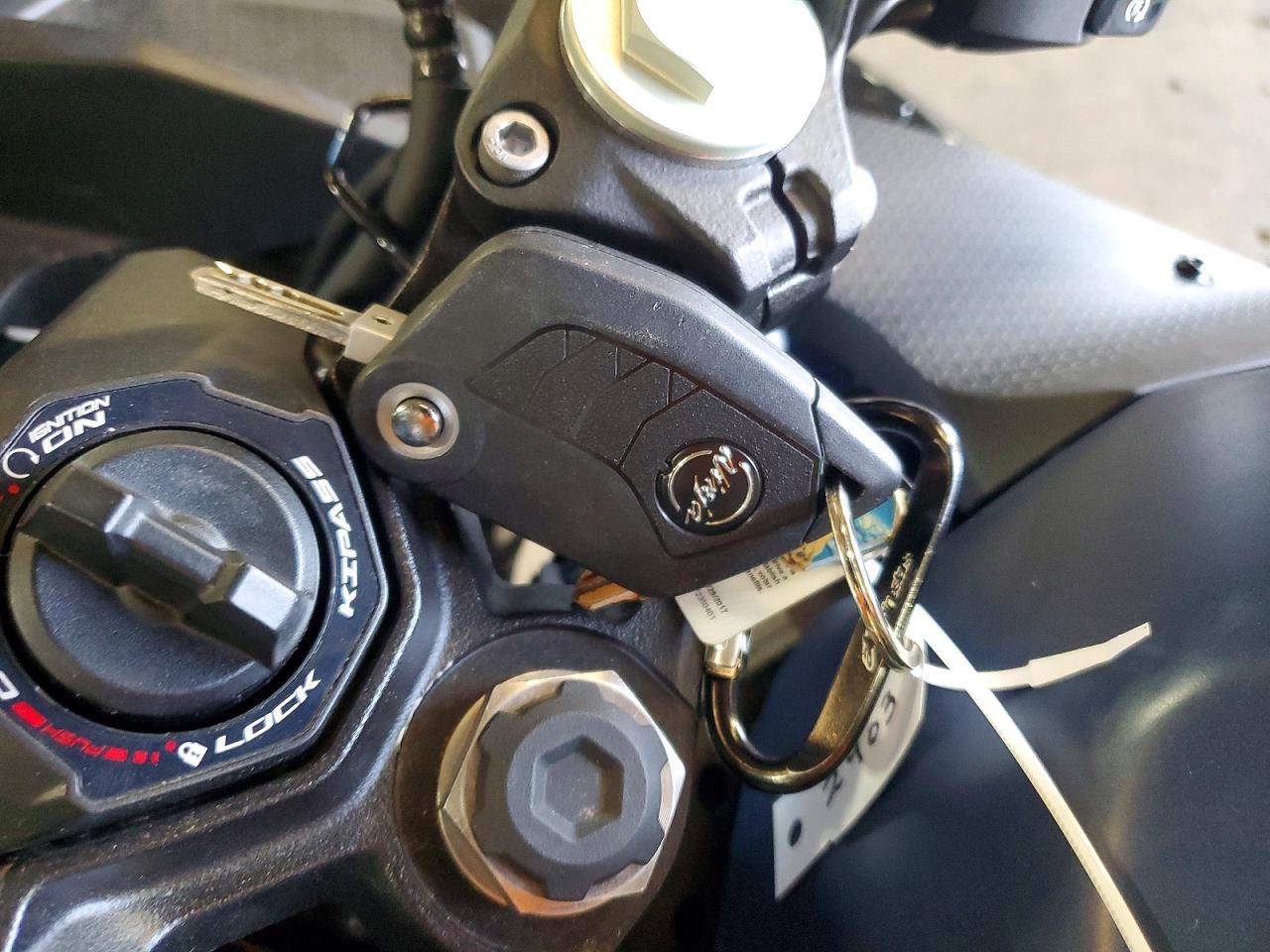 2026 Kawasaki EX500 VIN ML5EXGJ11TDA73096 COPART salvage auction — Side, CO - PUBLIC - SALVAGE TITLE, sold $1,900 on 2026-09-26 (photo 8)