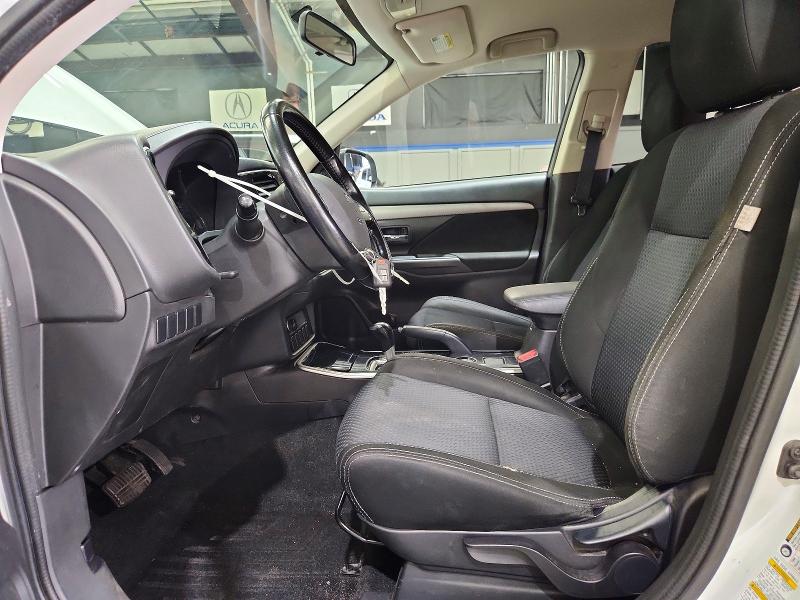 2017 Mitsubishi Outlander VIN JA4AD2A33HZ000511 COPART salvage auction — MINOR DENT/SCRATCHES, FL - CERTIFICATE OF TITLE (P), sold $2,100 on 2026-09-15 (photo 7)
