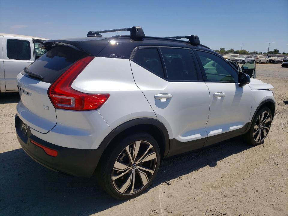 2021 Volvo Xc40 VIN YV4ED3UR5M2583953 COPART salvage auction — FRONT END, Ca - Salvage Certificate, sold $9,900 on 2026-09-29 (photo 3)