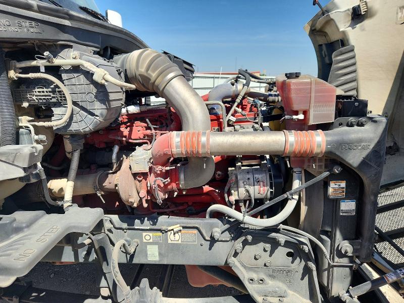 2018 Peterbilt 579 VIN 1XPBA48X1JD477432 COPART salvage auction — NORMAL WEAR, IN - CERTIFICATE OF TITLE, sold $12,000 on 2026-09-02 (photo 9)