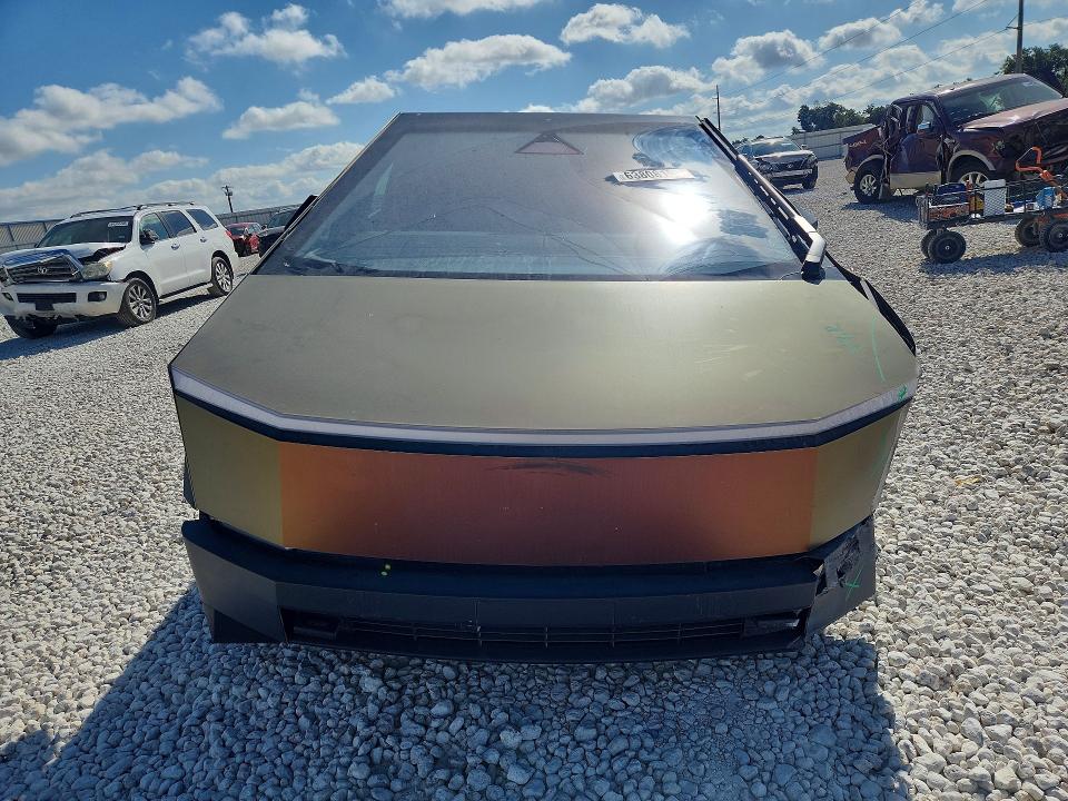 2024 Tesla Cybertruck VIN 7G2CEHED5RA054394 COPART salvage auction — FRONT END, Tx - Salvage Vehicle Title, sold $23,100 on 2026-09-03 (photo 5)