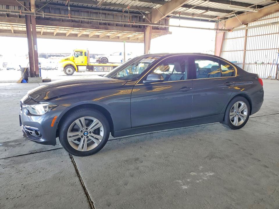 2017 BMW 3er VIN WBA8B9G31HNU54660 — COPART salvage auction photo
