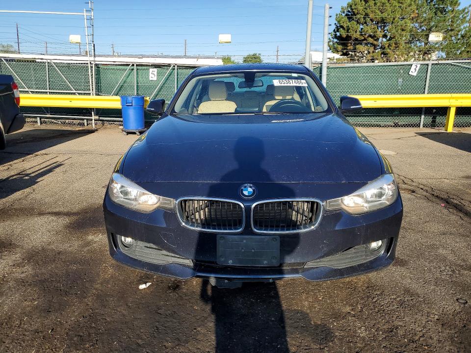 2014 BMW 3er VIN WBA3C3C54EP662835 COPART salvage auction — MECHANICAL, Co - Dis/Dlr/Exp Only Clean Title, sold $1,600 on 2026-08-18 (photo 5)