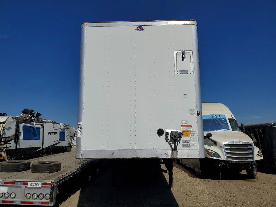 2019 Utility Vs2dx VIN 1UYVS2533K3660020 COPART salvage auction — MINOR DENT/SCRATCHES, IL - SALVAGE CERTIFICATE, sold $10,000 on 2026-10-01 (photo 5)
