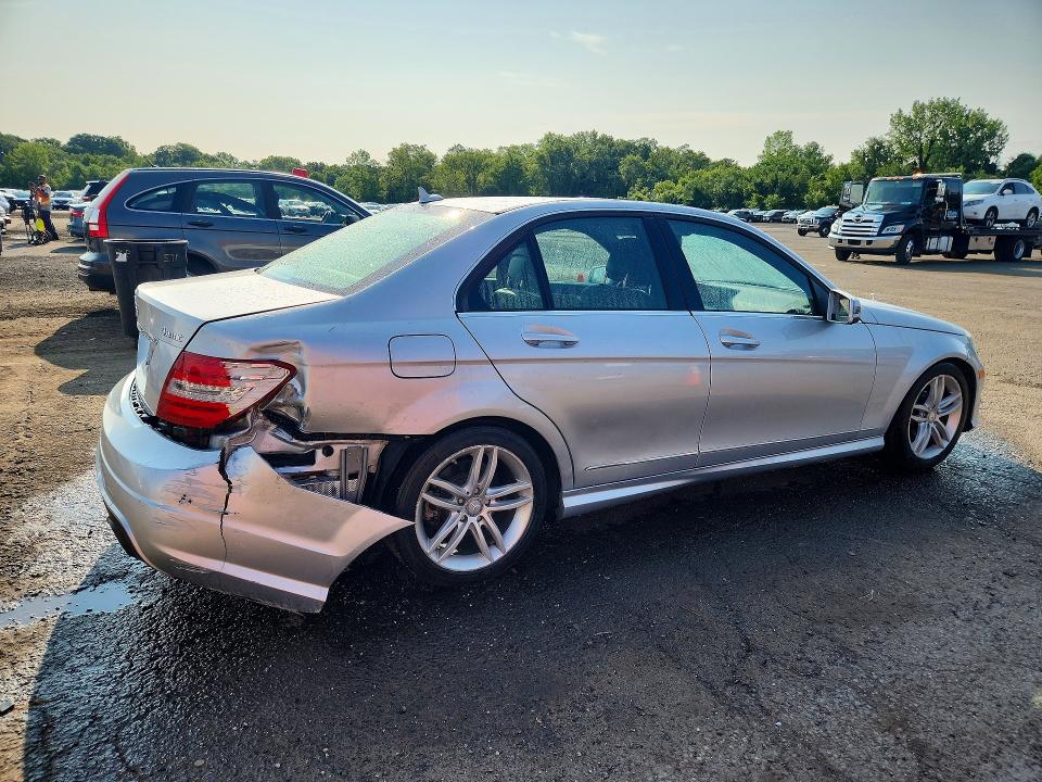 2012 Mercedes-benz C-klasse VIN WDDGF8BB6CR227743 COPART salvage auction — REAR END, Ct - Cert Of Title-Salvage, sold $1,700 on 2026-08-18 (photo 3)