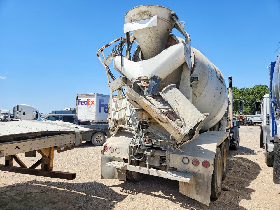 2009 Mack Gu800 VIN 1M2AX13C29M007299 COPART salvage auction — ROLLOVER, TX - NONREPAIRABLE TITLE, sold $3,300 on 2026-09-18 (photo 3)