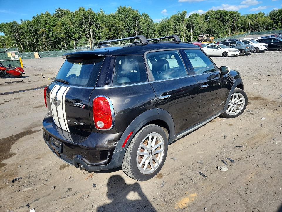 2016 Mini Cooper VIN WMWZC5C5XGWU04219 COPART salvage auction — MINOR DENT/SCRATCHES, Salvage Title, sold $4,200 on 2026-09-14 (photo 3)