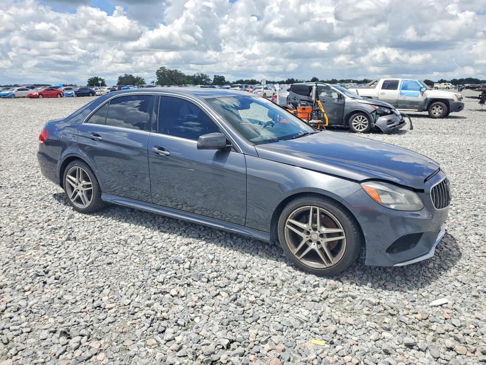 2014 Mercedes-benz E-klasse VIN WDDHF5KB3EB002520 COPART salvage auction — MINOR DENT/SCRATCHES, Fl - Certificate Of Title, sold $2,100 on 2026-08-14 (photo 4)
