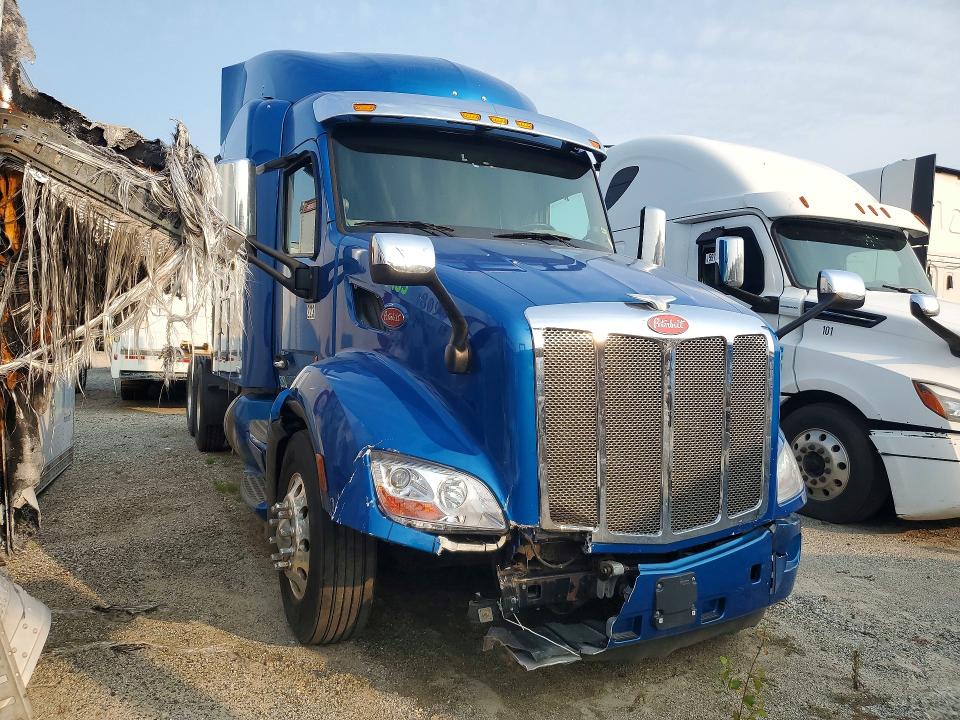 2018 Peterbilt All other VIN 1XPBDP9X9JD489528 COPART salvage auction — MINOR DENT/SCRATCHES, NJ - CERTIFICATE OF TITLE, sold $8,400 on 2026-09-03 (photo 4)