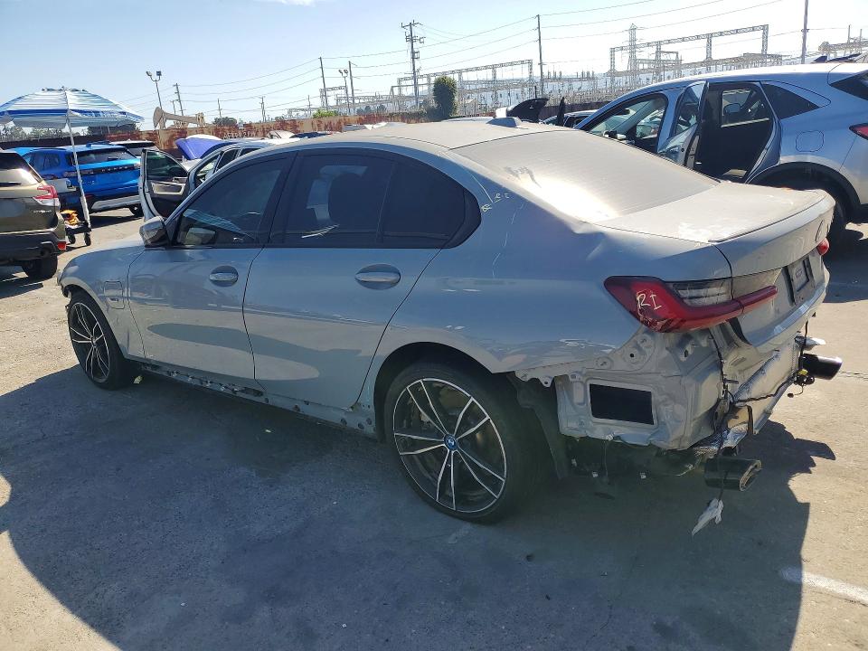 2023 BMW 3er VIN 3MW39FF06P8C84003 COPART salvage auction — FRONT END, Salvage Title, sold $17,300 on 2026-08-19 (photo 2)