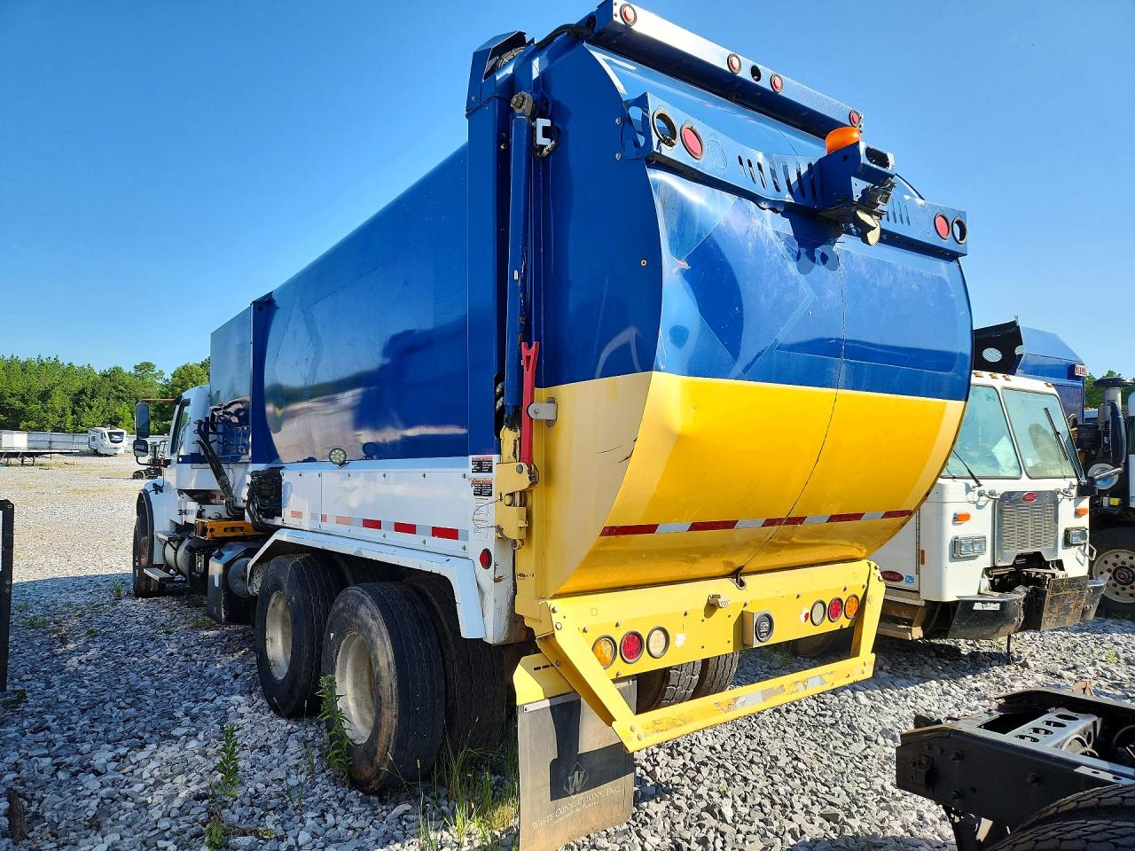 2019 Freightliner M2 VIN 1FVHCYFE3KHJZ3569 COPART salvage auction — All Over, Cd - Non-Repairable, sold $3,100 on 2026-08-20 (photo 2)